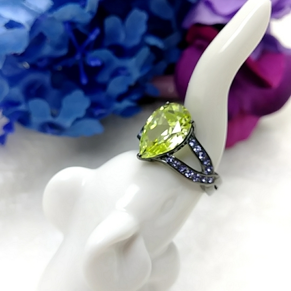 Gothic Cocktail Ring Nickel Free Teardrop Peridot Color Bold Rhinestone Shiny - Picture 8 of 15